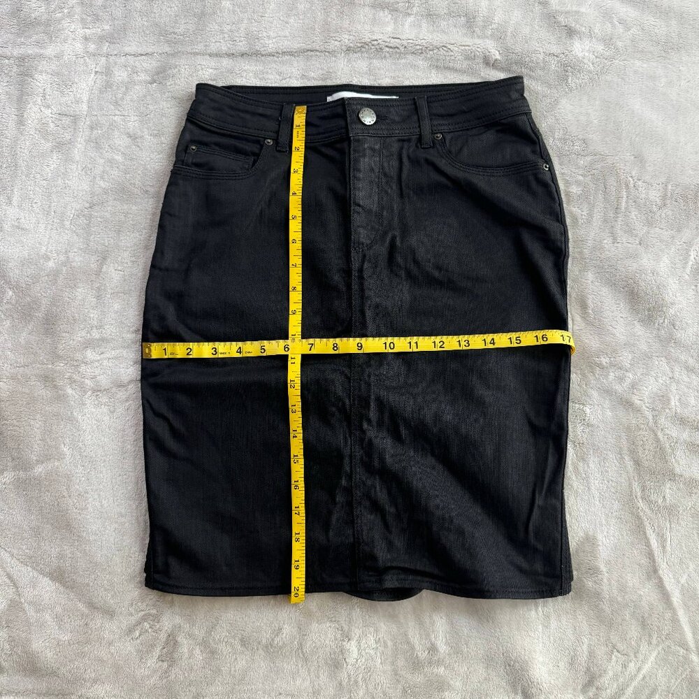 Zara Woman Black Denim Pencil Skirt - Size 8 (M)
